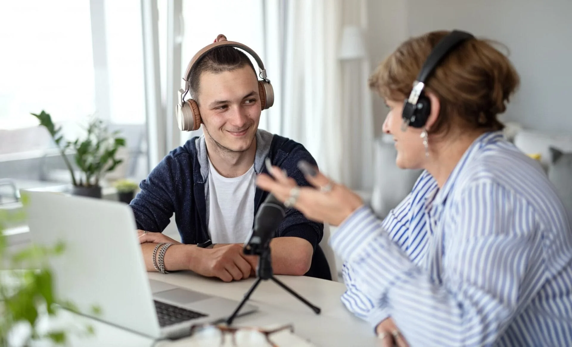 You are currently viewing How Can the Latest Speech Therapy Advancements Help You Overcome Stuttering?